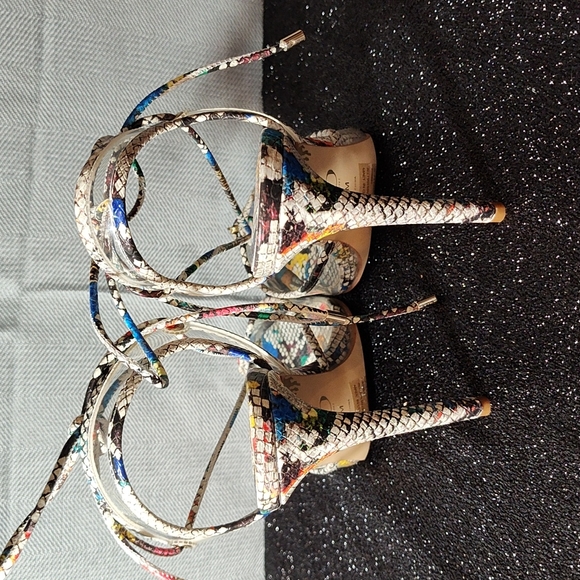 JLO Shoes - Picture 4 of 5